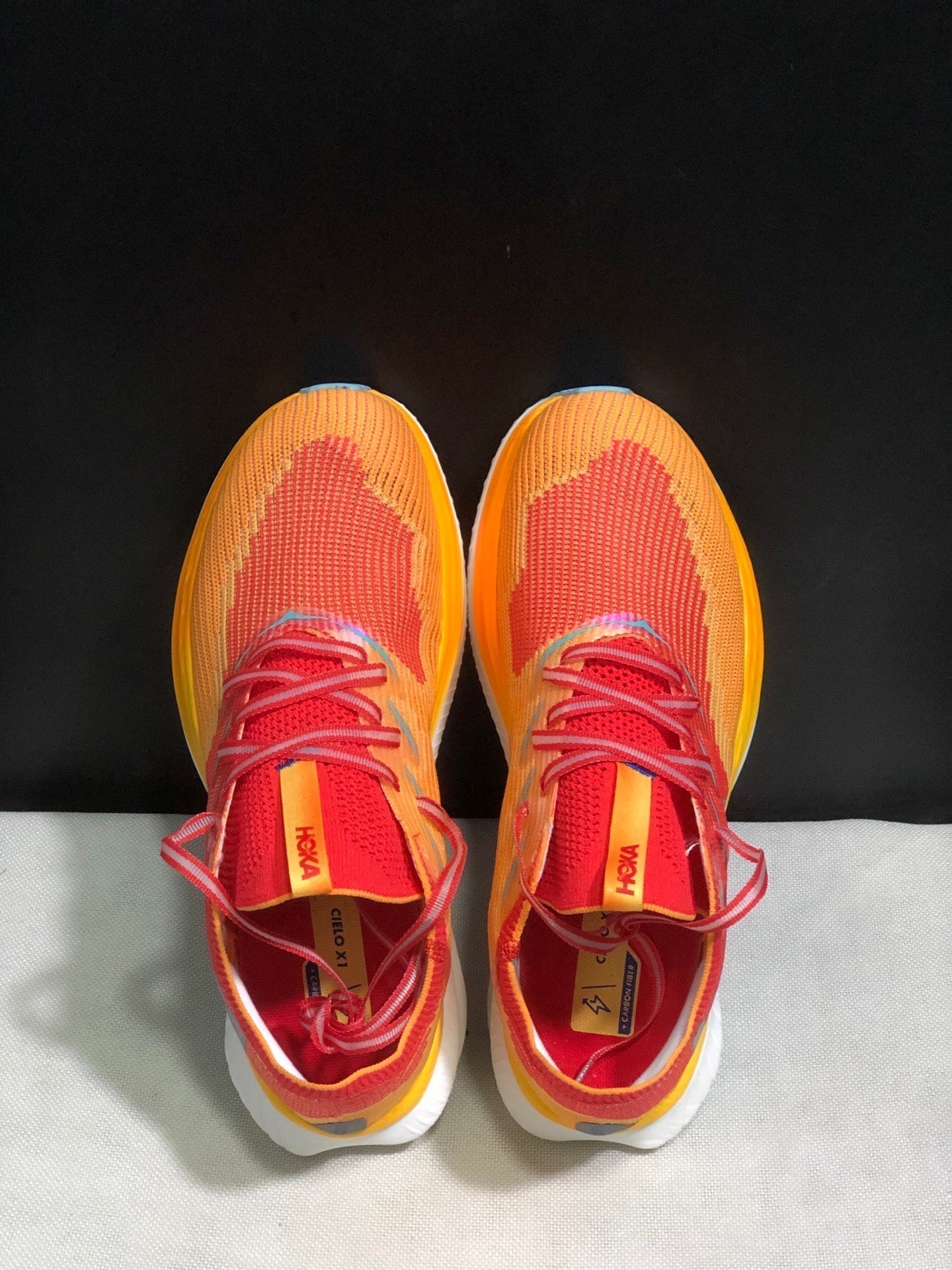 HOKA ONE ONE CIELO X1